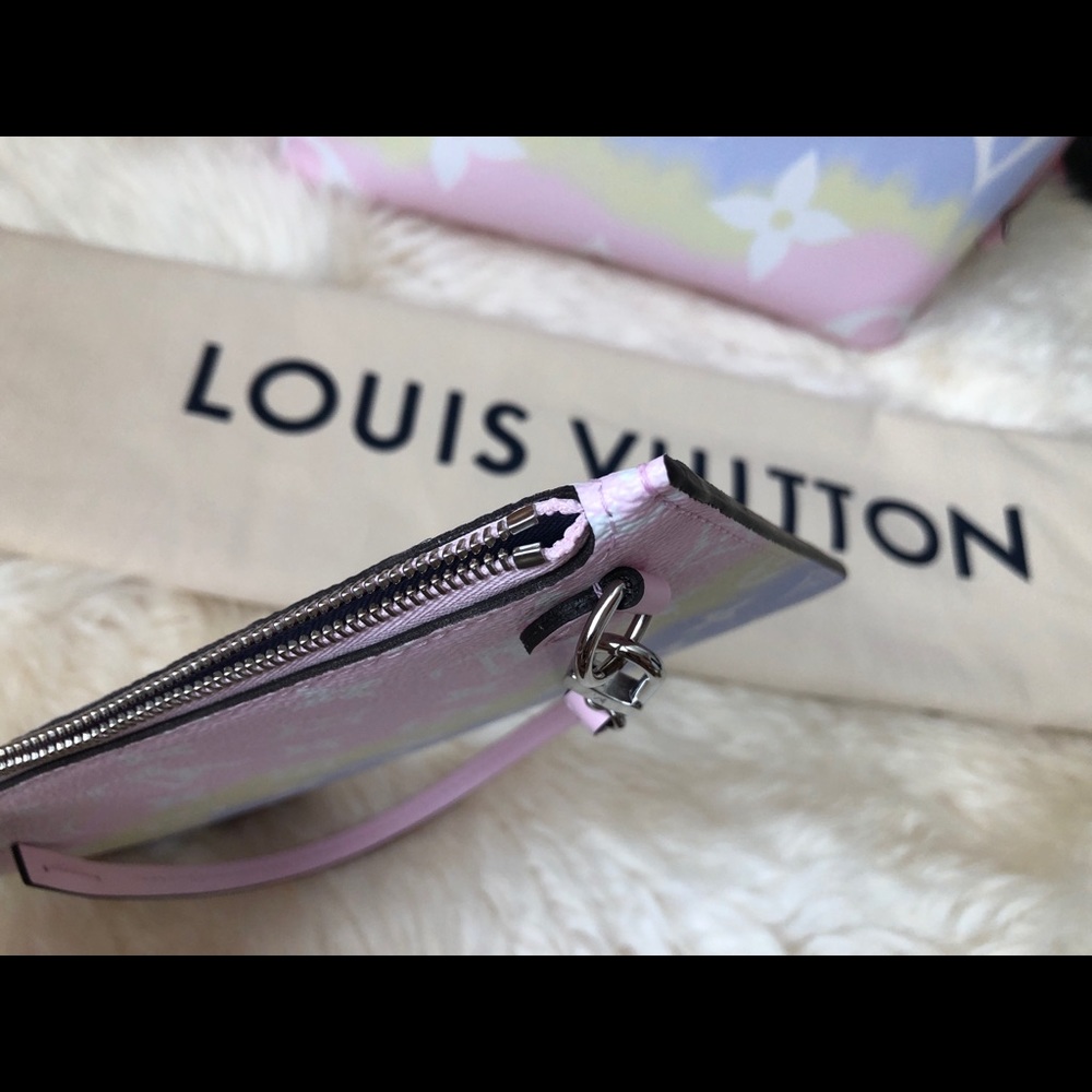 💖 Louis Vuitton Escale Neverfull MM Pastel Pouch - Picture 5 of 11
